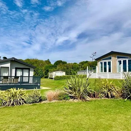 Pentire Coastal 4*