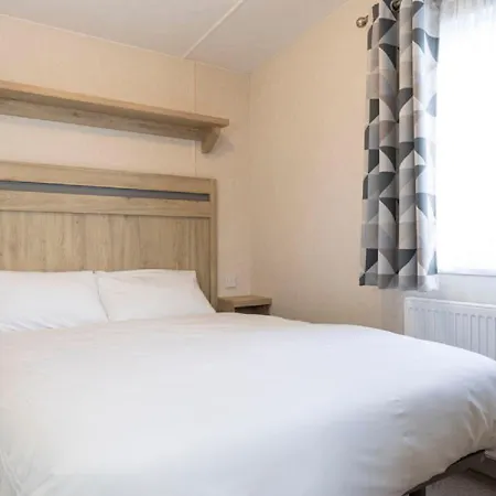 Pentire Coastal פארק נופש 4*